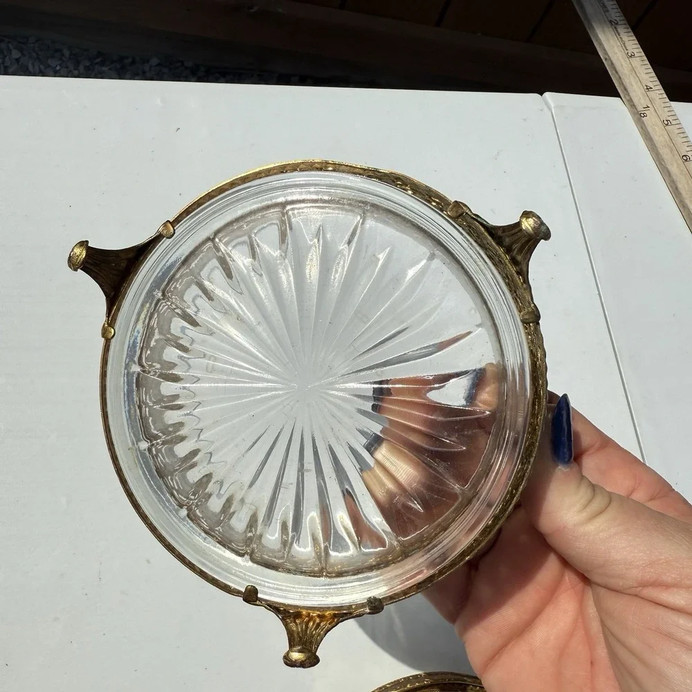 vintage Hollywood Regency style gold metal filigree jewelry box Removable Mirror